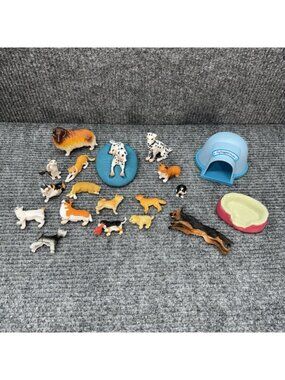 Vintage Keenway Dog & Cat Lot Of 20 Pieces Dog House Bed Puppy Kitten Toy Figure